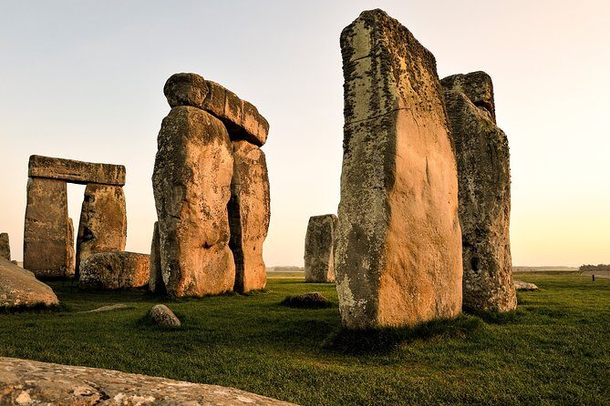 Stonehenge Half Day Tour with Entry and Extra Time - Audio guide in 10 languages: good at orientation, not always enough alone