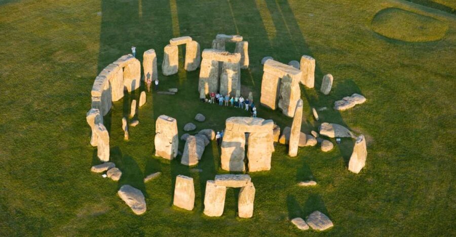 Stonehenge Special Access - Evening Tour from London - Coach comfort and the 11-hour rhythm from London