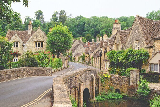 Stonehenge & the Cotswolds Including Admission from Bath - Stonehenge with prebooked entry: make the most of your 2 hours