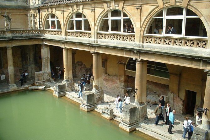 Stonehenge, Windsor Castle, and Bath from London - Bath: Georgian architecture, Abbey, Royal Crescent, and Pulteney Bridge