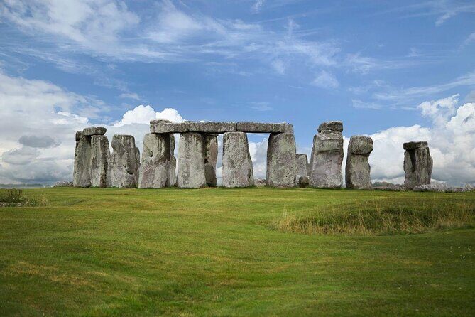 Stonehenge, Windsor Castle and Bath Full Day Guided Tour - Stonehenge: Using Guaranteed Entry to Beat the Biggest Frustration