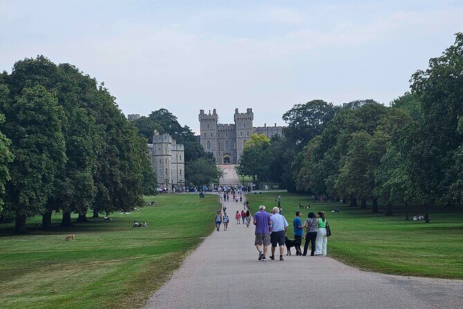 Transfer from Southampton to Heathrow via Stonehenge and Windsor - Windsor Castle: fast-track entry and independent explore-time