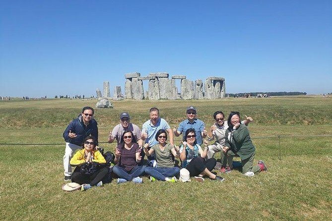Transfer from Southampton to Heathrow via Stonehenge and Windsor - Drop-off to a London hotel or Heathrow without the transit shuffle