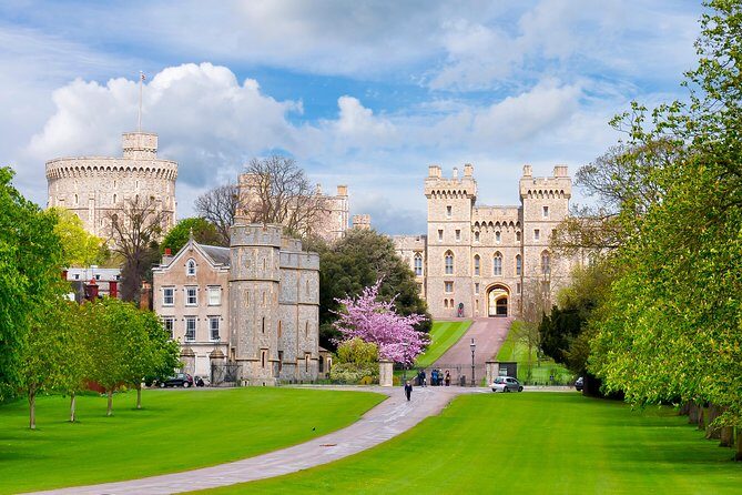 Windsor Castle, Stonehenge and Oxford Day Guided Tour from London - Windsor Castle: State Apartments area + St George’s Chapel