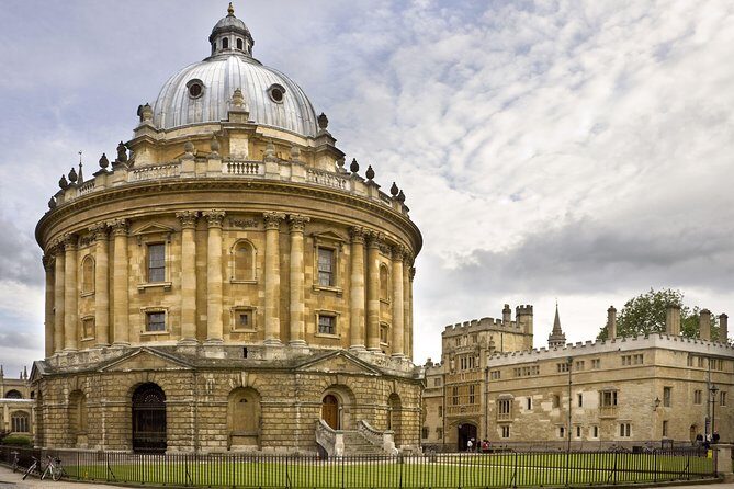 Windsor Castle, Stonehenge and Oxford Day Guided Tour from London - Oxford walking tour: Radcliffe Camera and the dreaming spires