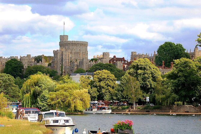 Windsor, Stonehenge and Bath Day Trip from London Spanish - Bath on a tight clock: Abbey, Pulteney Bridge, and the Roman Baths option